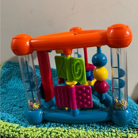 Colorful Interactive Activity Cube - Picture 6 of 6